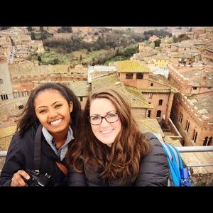 Meet your Posher, Laura